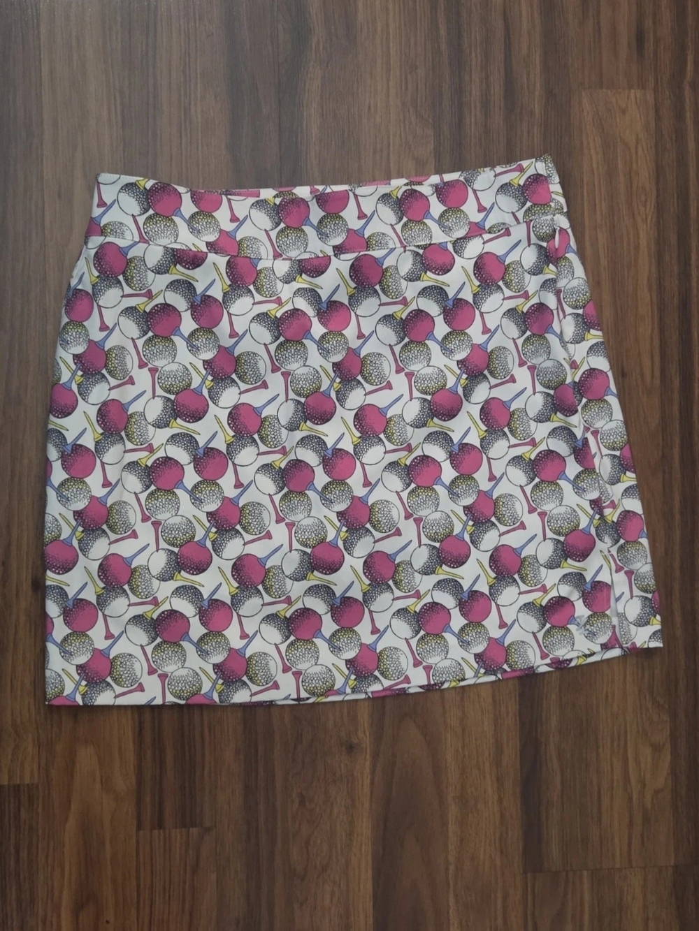 Izod White Skort with Pink and Black Golf Motif